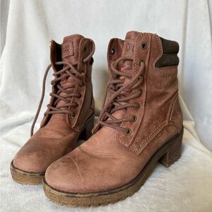 Cougar Tan Lace-Up Combat Boots